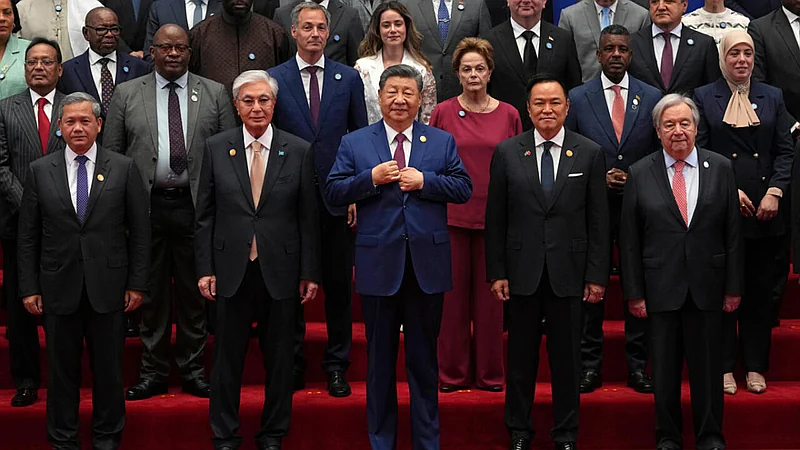China plantea regular internacionalmente la IA ante el peligro «de pérdida de control»