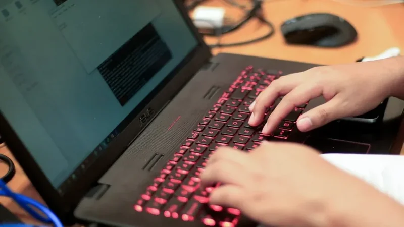 OCU detecta practicas irregulares en academias online de Formación Profesional