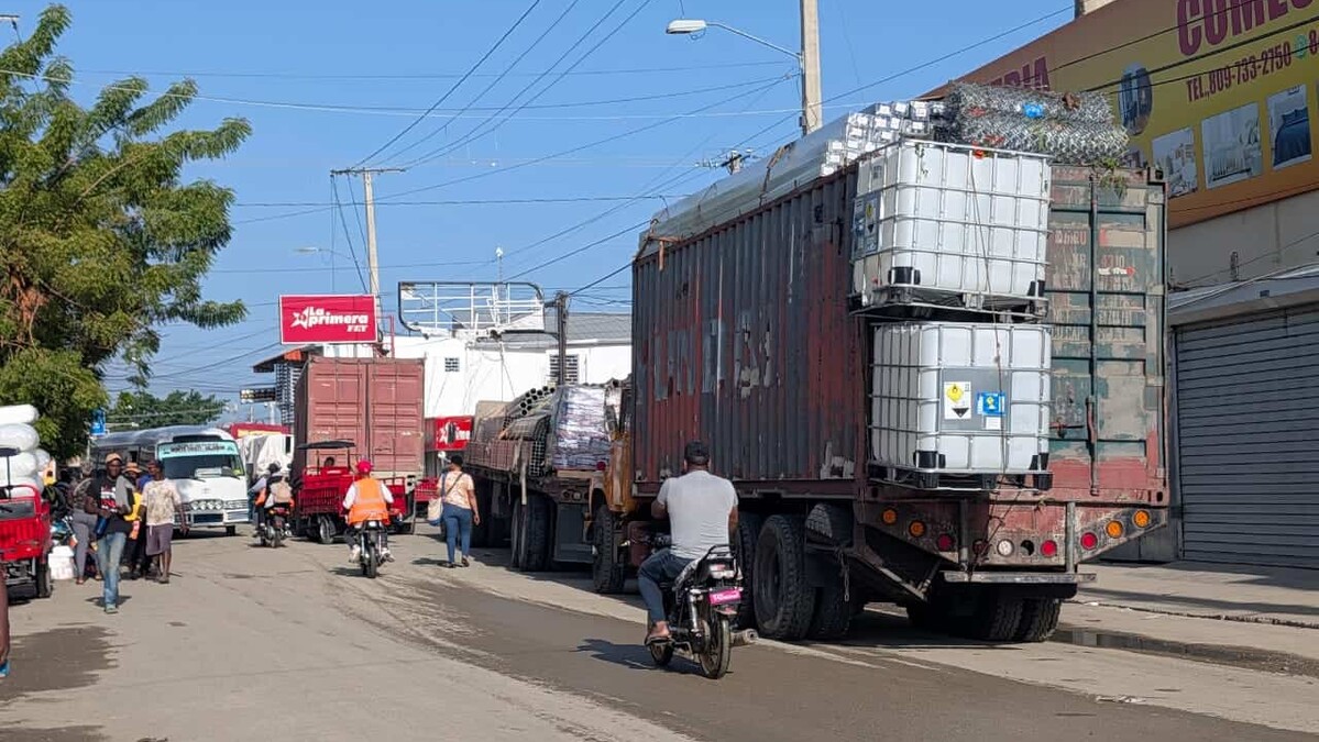 Mercancías en la frontera domínico-haitiana en Dajabón