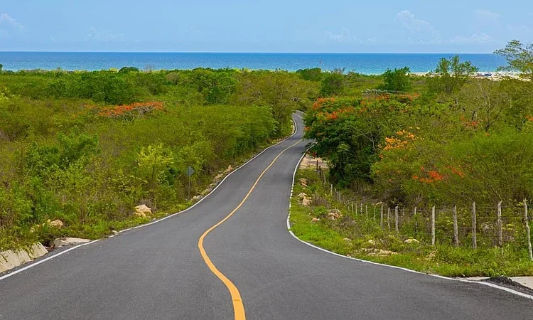 Abinader inaugura carretera de Boca de Chavón: 25 años de espera terminan con una obra clave para el turismo y la conexión vial del Este