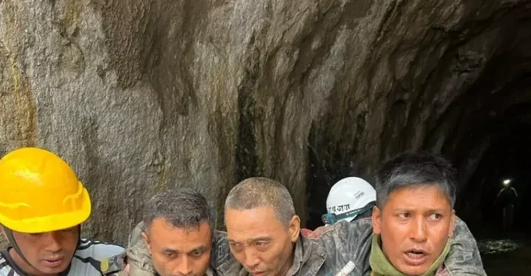 Doble rescate en Nepal: la esperanza renace tras 11 días de catástrofe