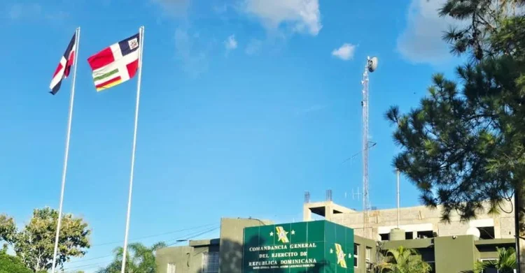 Persecución militar en Valverde termina con un muerto y 13 haitianos indocumentados abandonados en una SUV