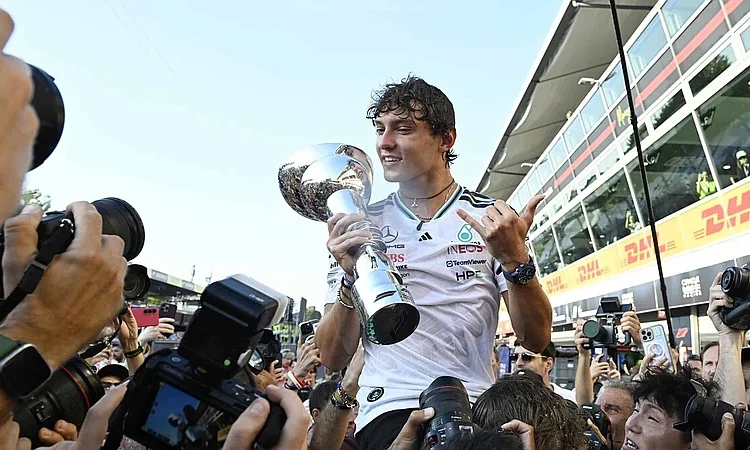 Antonelli hace historia en Monza: remontada desde la 19ª posición y liderato sólido en la F1