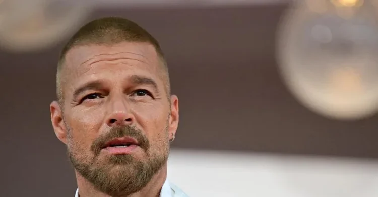 Ricky Martin conquista Venecia con 'Hombre al agua' y reflexiona sobre el arte como refugio