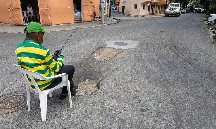 Obras inconclusas de la Caasd generan deterioro vial en Villa Juana