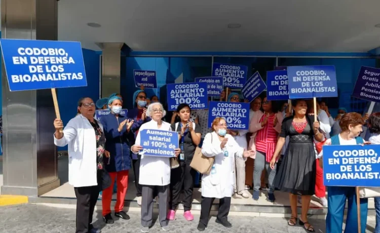 Codobio denuncia precariedad laboral de bioanalistas y pide intervención de Abinader