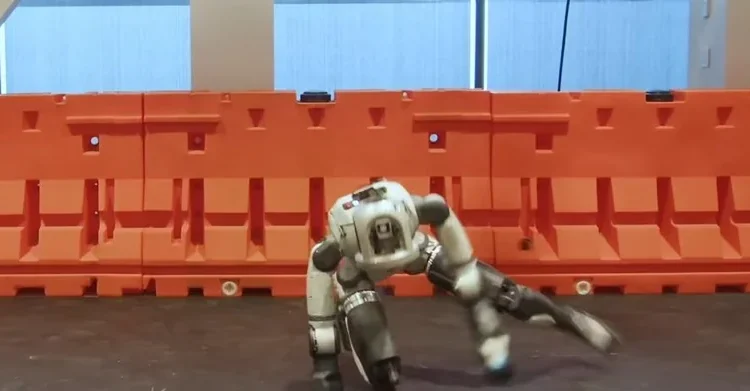 La nueva tendencia: robots humanoides cobran 30 dólares la hora por limpieza doméstica
