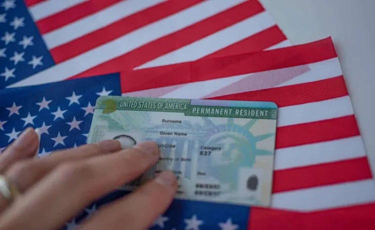 USCIS endurece trámites migratorios: nuevos formularios y mayor discreción para funcionarios