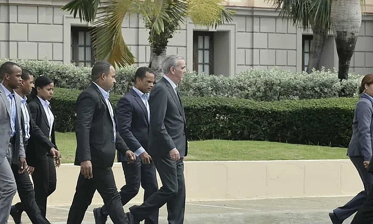 Abinader lidera simulacro sísmico en Palacio Nacional y prueba tecnología de alerta masiva
