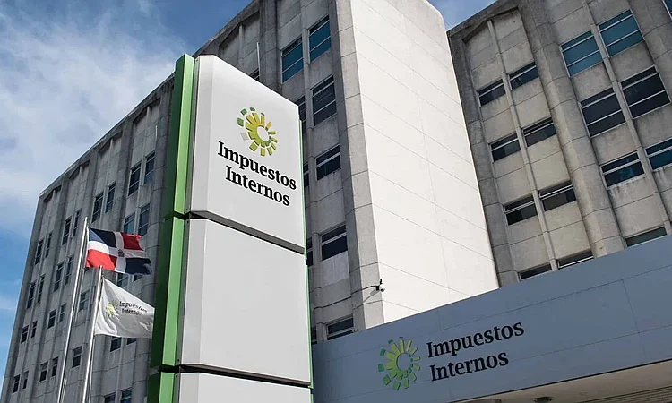 Recaudación fiscal crece 8.5 % y alcanza 671,866 millones en ocho meses