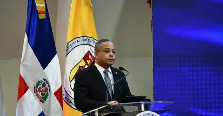 Tribunal Constitucional impulsa la enseñanza obligatoria de la Carta Magna en las universidades dominicanas