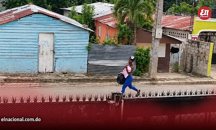 Confusión en simulacro nacional: haitianas creen que es redada migratoria y huyen en video viral