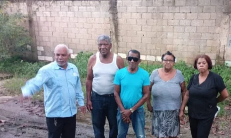 Crisis sanitaria en Villa Progreso Los Alcarrizos: sépticos desbordados desatan reclamo a la CAASD
