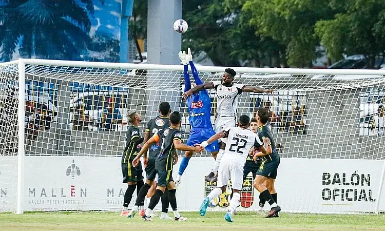 Moca FC sorprende a Cibao FC y empata en la cima de la LDF