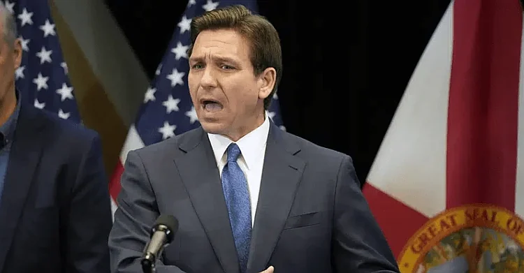DeSantis extiende prohibición LGBTQ+ en aulas de Florida mientras prepara candidatura presidencial