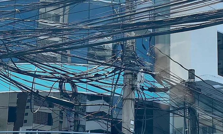 Plan millonario para soterrar cables en Santo Domingo sigue sin ejecutarse a 27 días