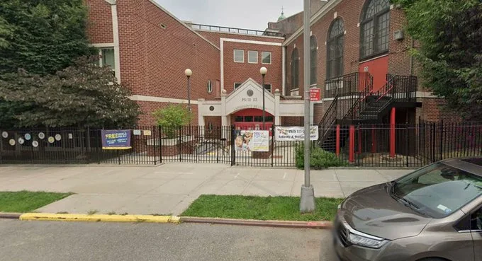 Misterio en Queens: restos humanos en chimenea de escuela reabren debate sobre seguridad escolar en EE.UU.