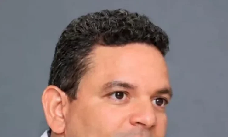 Rafael Hernández reivindica el servicio social como eje de la función pública en Los Alcarrizos