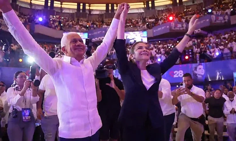 PRM define estructura: Ricardo de los Santos dirigirá campaña de Carolina Mejía