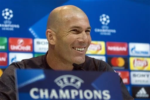Zidane debuta como seleccionador de Francia con doce jugadores en Clairefontaine