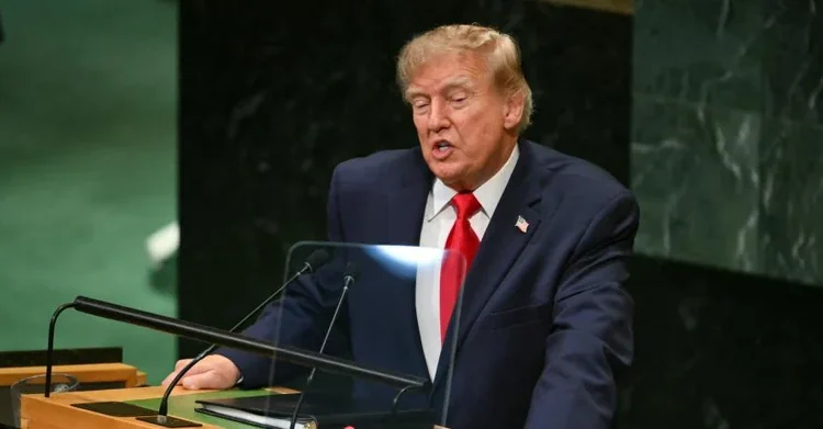 Trump rebautiza la IA como "superinteligencia" y desafía la gobernanza global