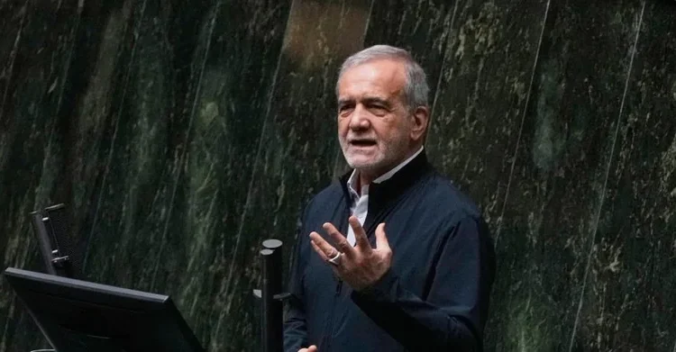 Trump y Pezeshkian cruzan acusaciones de terrorismo en la ONU; delegado de EEUU se retira