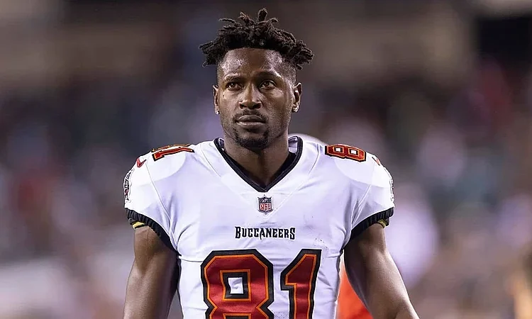 Antonio Brown cierra acuerdo judicial: de posible condena de 30 años a libertad condicional