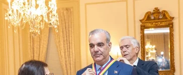 Abinader galardonado con la Insignia de Oro de Americas Society por su liderazgo regional