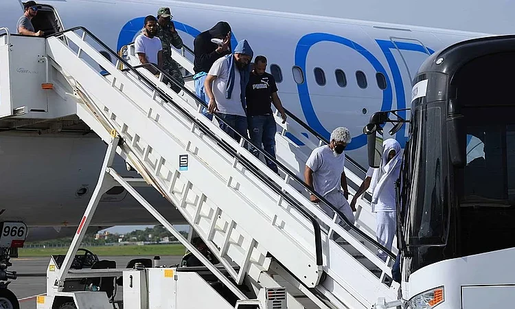 Justicia de EE. UU. condiciona deportaciones a terceros países: el memorando con RD bajo la lupa