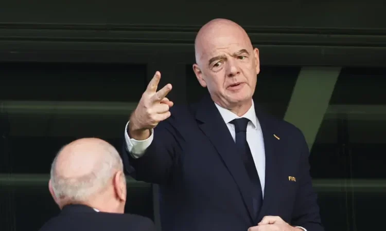 FIFA en crisis: ligas europeas desafían el poder de Infantino