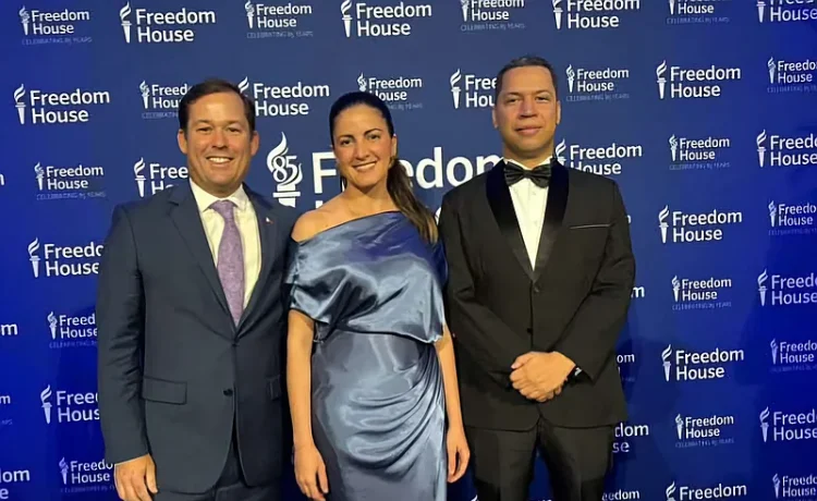 República Dominicana avanza en libertades y Jatzel Román lo representa en gala de Freedom House