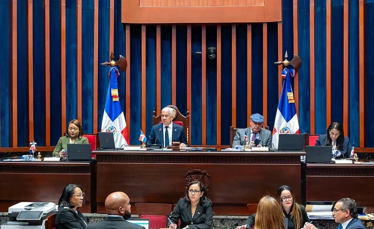 Senado dominicano aprueba reforma que blinda partidos contra crimen organizado y lavado de activos