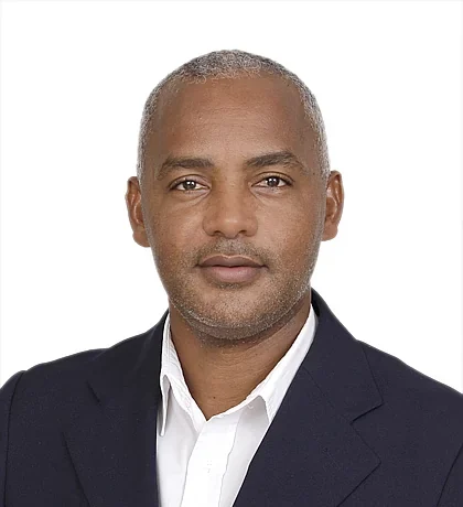 Antonio Taveras: renuncia al PRM desata ataques y debate sobre la democracia dominicana