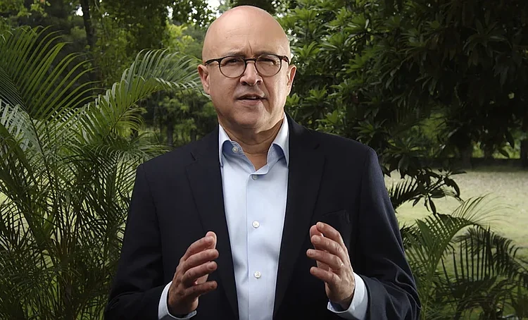 Domínguez Brito: privilegios en exoneraciones de vehículos deben revisarse antes de nueva reforma fiscal