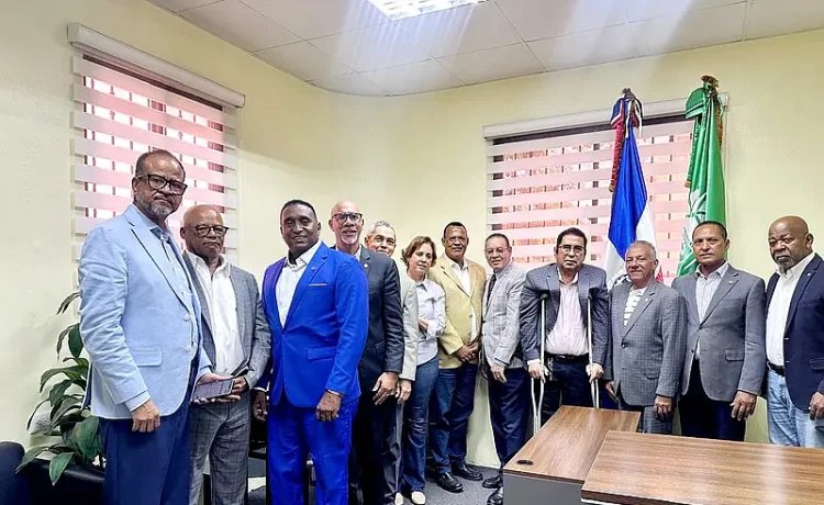 Fuerza del Pueblo refuerza su estructura con equipo de infraestructura liderado por expresidentes del CODIA