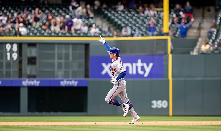 El brazo de Carson Benge entra en los libros de historia de los Mets con doble asistencia en home