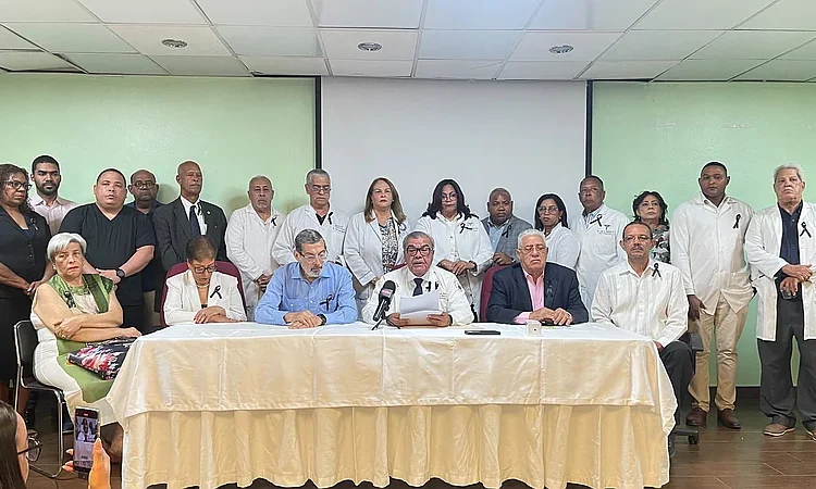 Médicos denuncian "calamitosa" situación sanitaria y cuestionan complicidad CMD-Gobierno
