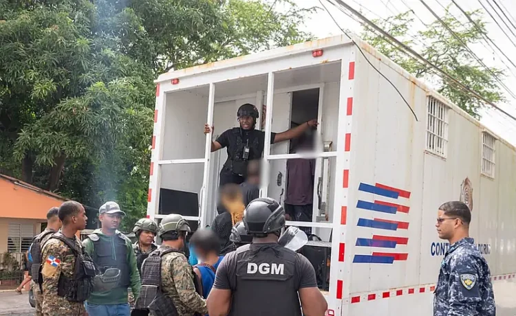 Migración intensifica operativos: 1,087 detenidos y 873 deportados en un solo día