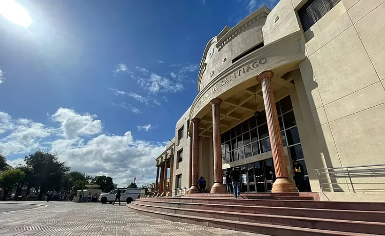 Presunta red de abogados usaba procesos judiciales para despojar inmuebles en Santiago