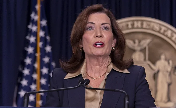 Hochul advierte que guerra comercial con Canadá pasará factura electoral a Trump