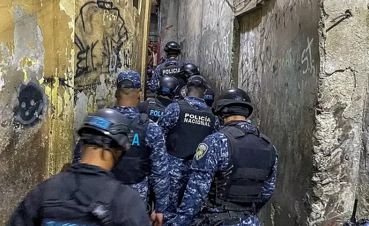 Policía Nacional intensifica operativos preventivos en Espaillat y Hermanas Mirabal con decenas de apresados