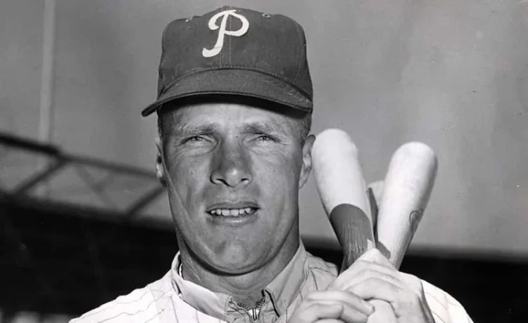 Los dos fouls de Richie Ashburn