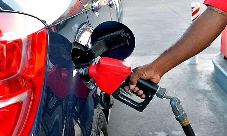 Denuncian sobreprecios en combustibles alcanzarían RD$659.8 millones, tras aumento del Gobierno