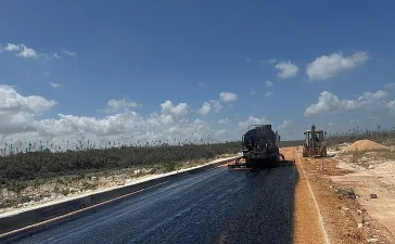 Avanzan a ritmo acelerado trabajos de autovía de cuatro carriles hacia Pedernales