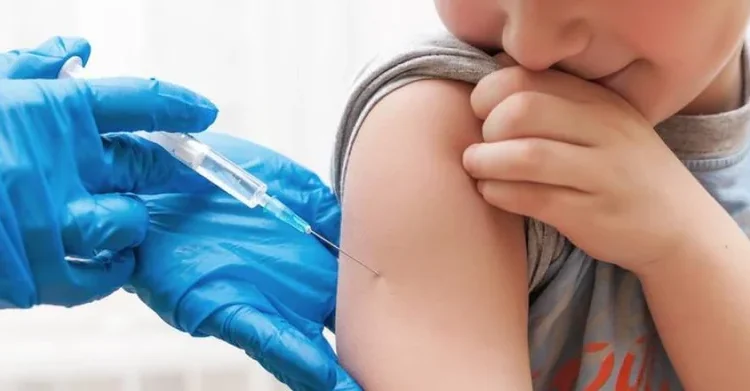Autoridades garantizan continuidad de esquema de vacunación a fin de proteger niños de enfermedades