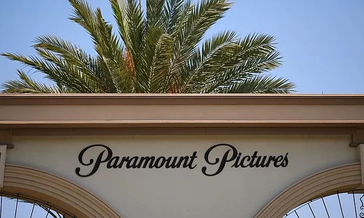Alcaldesa de Los Ángeles exige proteger empleos y producciones ante disputa Paramount-WBD