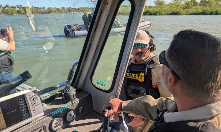México desmantela red que traficaba migrantes a EEUU por túneles