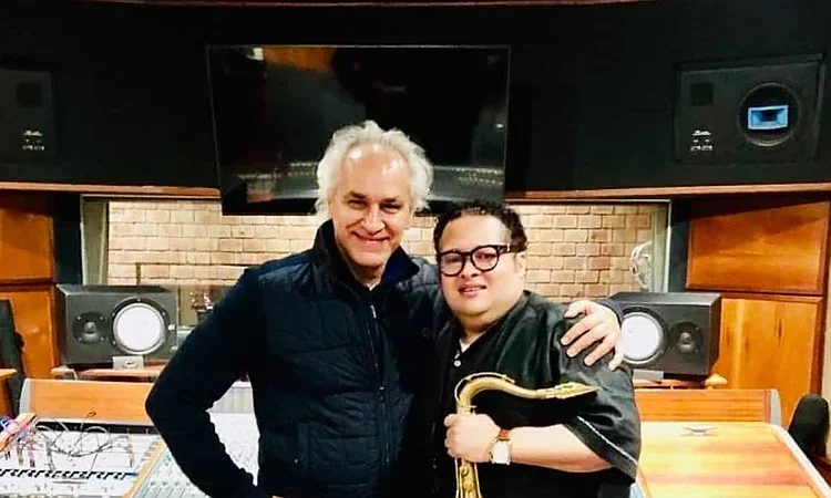 VIDEO | José Antonio Molina y Sandy Gabriel estrenan nuevo video musical de "Sandy Gabriel & Amigos"