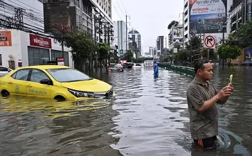 Tailandia declara estado de desastre en los 50 distritos de la ciudad en medio de graves inundaciones