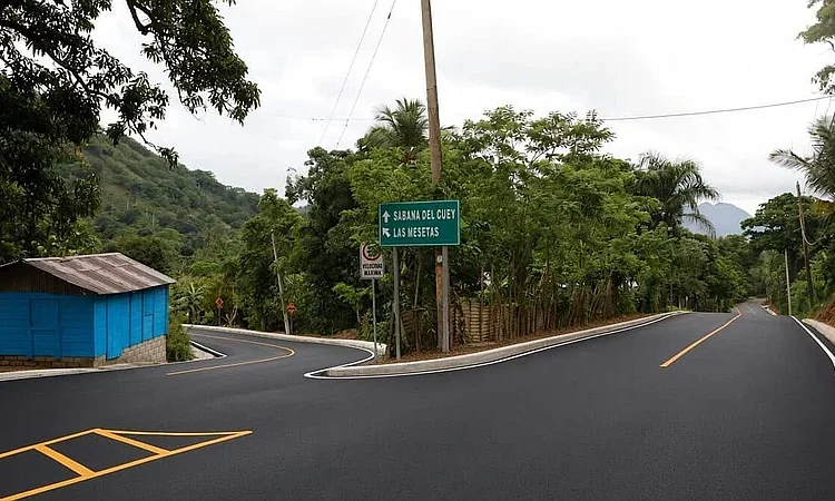 Vicepresidenta inaugura carretera Las Mesetas, en El Seibo